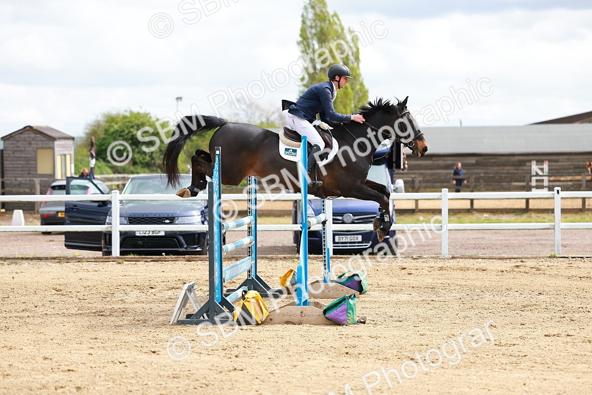 SBM_002445 - Class 10 - Senior Newcomers - 1.10m