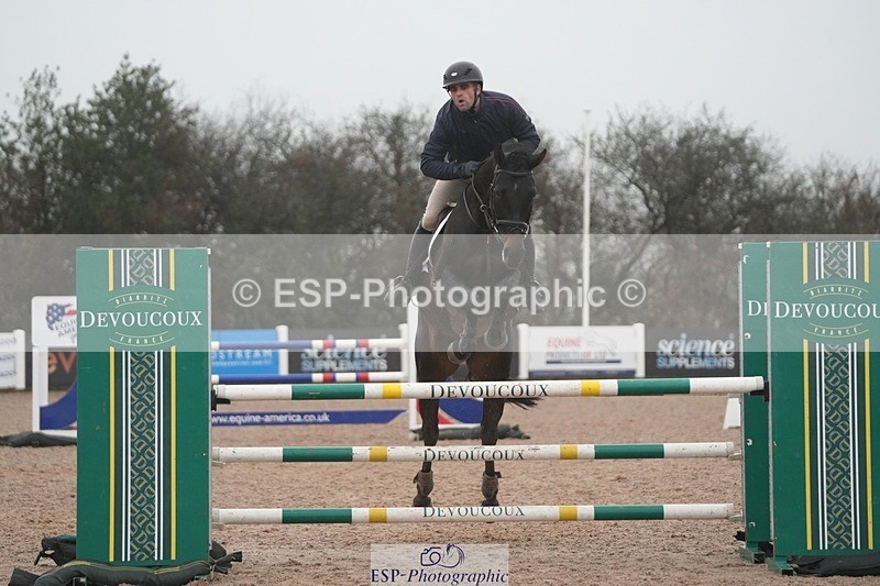 251207-122910-02059 - Cls 20 Snr Newcomers and 1.10m