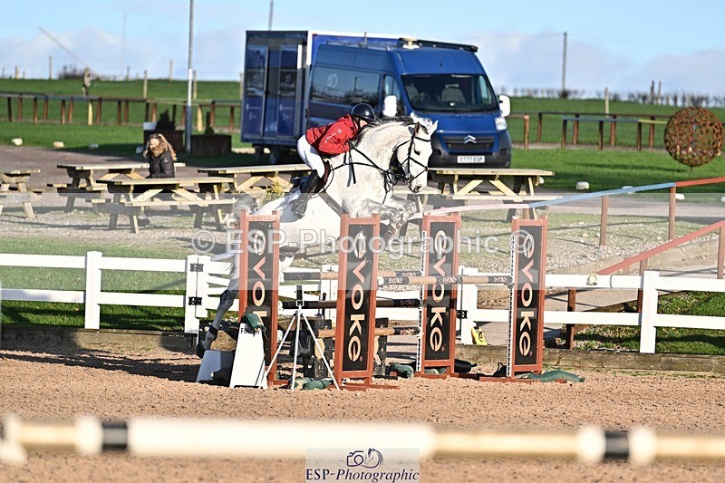 251119-143736-00564 - Cls 5 Foxhunter and 1.20m Open