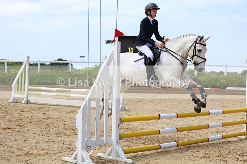 3E7A2690 - Class 4: 70 -75cm Part B