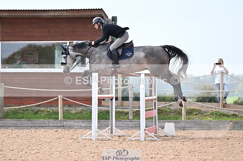 240828A-143909-00962 - Cls 4 Snr Newcomers and 1.10m Open