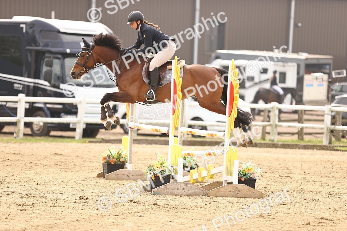  - Class 15 - Senior British novice - 90cm