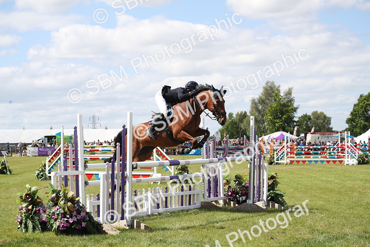 SBM_17409 - Class 208 - Senior Foxhunter 1.20m Open
