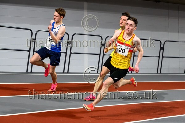 AgeInd25SUN-915063 - Track Male