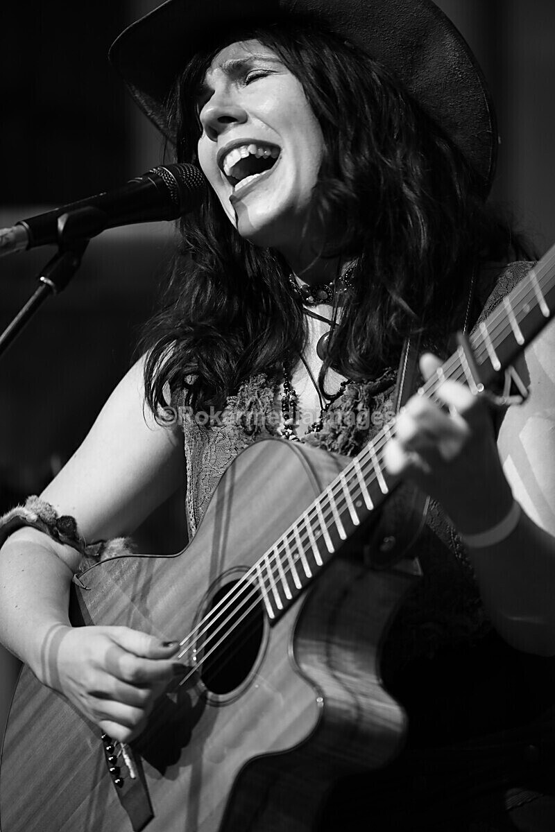 FOLK N BLUES-353 - FOLK and BLUES SEPT 2022