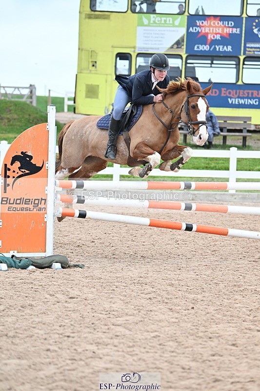 231119A-120550-05575 - Sun Cls 5 Newcomers & 1m Open