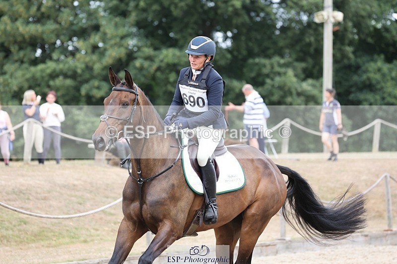 250803A-142227-14648 - O-690-Selina.Milnes-MUSTAFA.MOLASSES