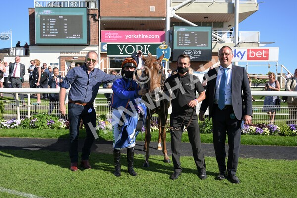 yr12062021r7-40 - Race 7 5.25pm Sky Bet Stakes