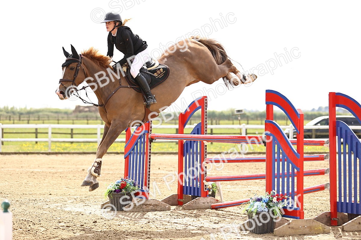  - Class 13 - Senior Foxhunter - 1.20m