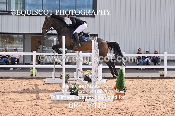BPP_7418 - CLASS 15 FRI Senior 1.05m Open
