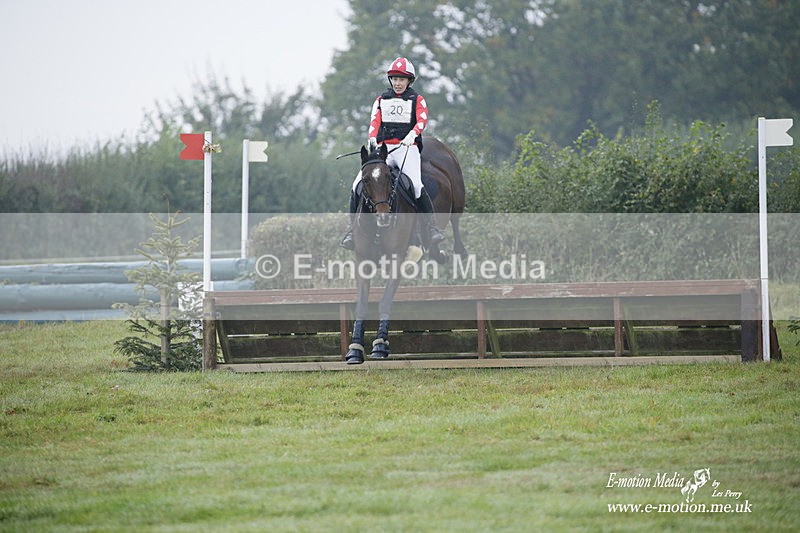 WWHT 171021 0119 - Novice Restricted (0.80m)  17/10/21