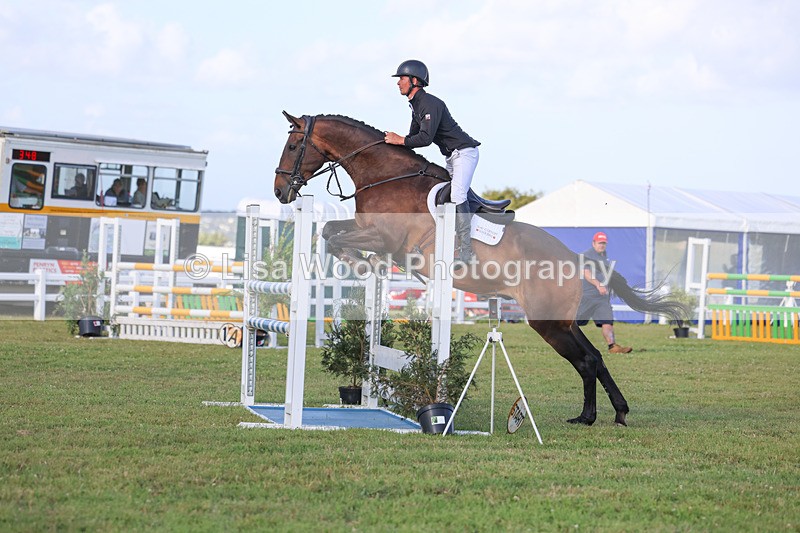3E7A4597 - Class C1: Showjumping Senior Newcomers/1.10m open