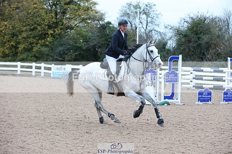 241101A-160812-03241 - FRI Cls 8 National 1.30m