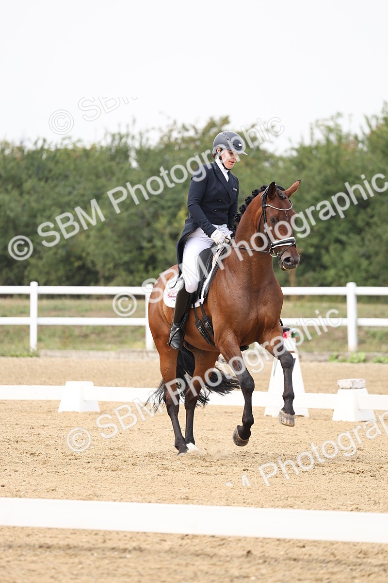 SBM_007470 - Class 9 - FEI INT I - 14.57-15.45