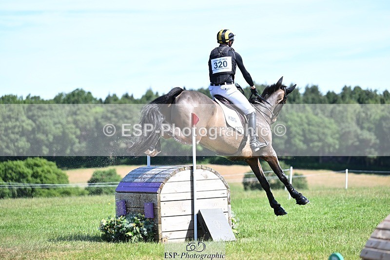 260530A-104811-13210 - C-320-Tom.Rowland