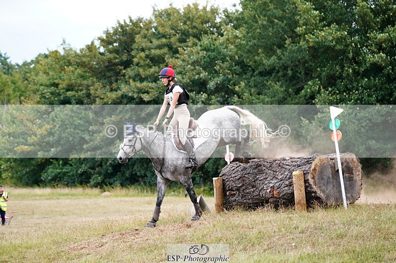 250802A-153140-07320 - F-274-Eliza.Miller-Edge-BALLYLEE.CASTLE.STORM