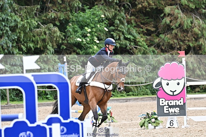 250524A-142124-12450 - D-468-Laura.Collett-LONDON.52