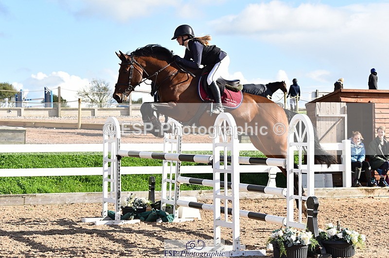 231014A-142822-05293 - Cls 15 1.05m Amateur Q 2nd R