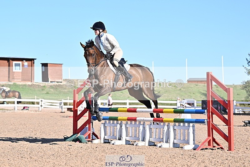 250708A-182033-00485 - 90cm Classes