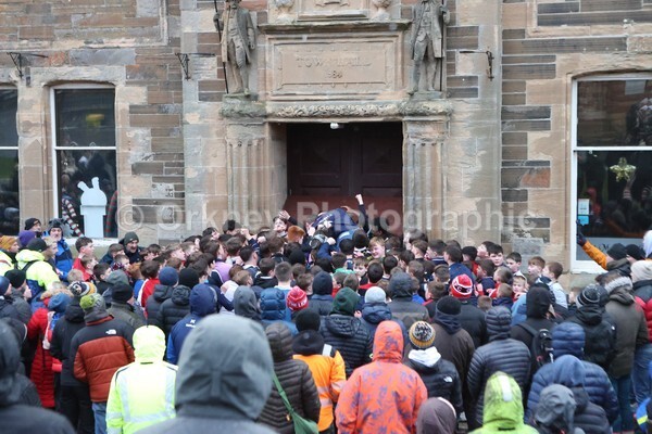 AA076558 - New Years Boys Ba'