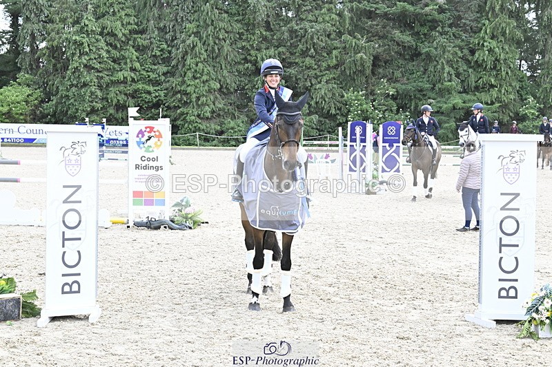 250525A-161024-18497 - Presentations Section C CCI 2 Star Long