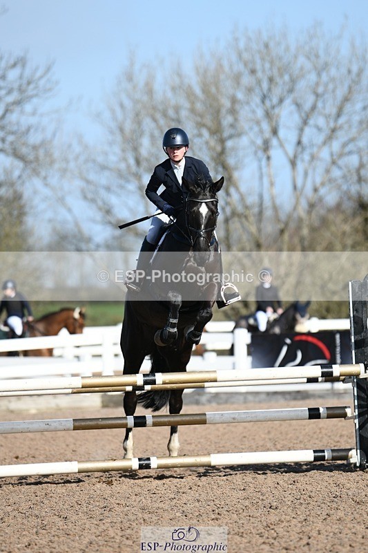 250330-100218-05967 - Cls 32 British Novice and 90cm