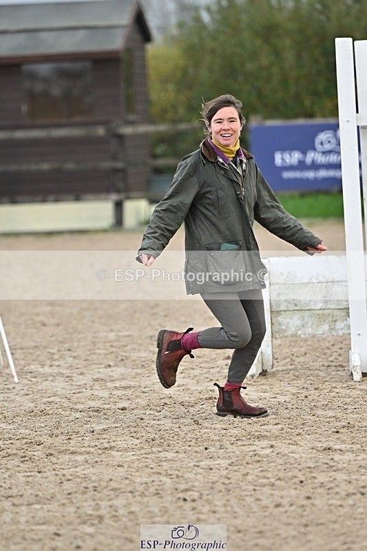 241110-100645-00191 - 40cm Showjumping