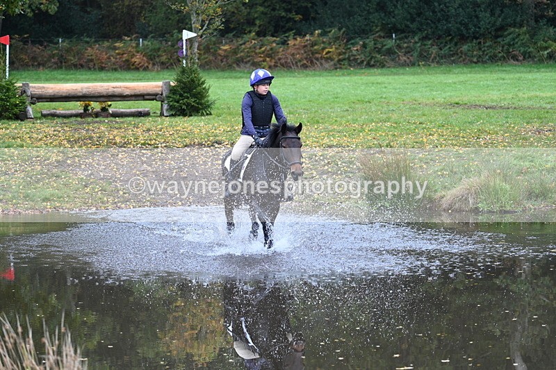 WJ7_3006 - Time 10:47 to 11:11 at the water