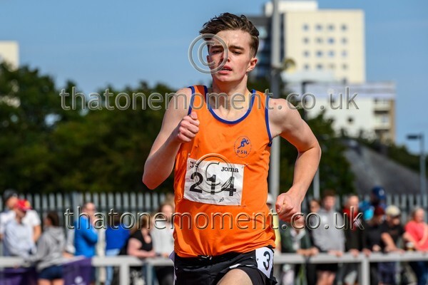 Age25SAT-915834 - Track Male