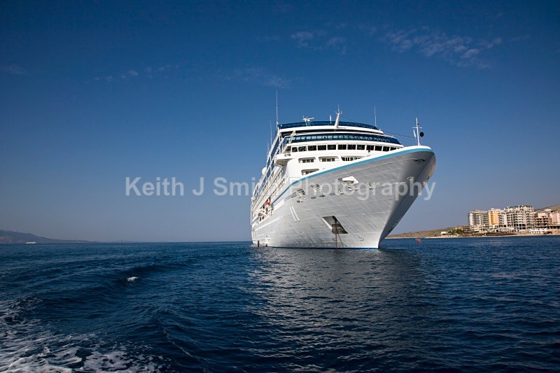 YR6M2095  (RM) - Worldwide