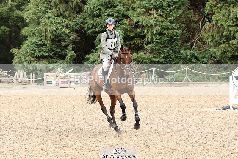 250803A-140601-14524 - P-710-Isla.Kitson-BLUES.CLOUD