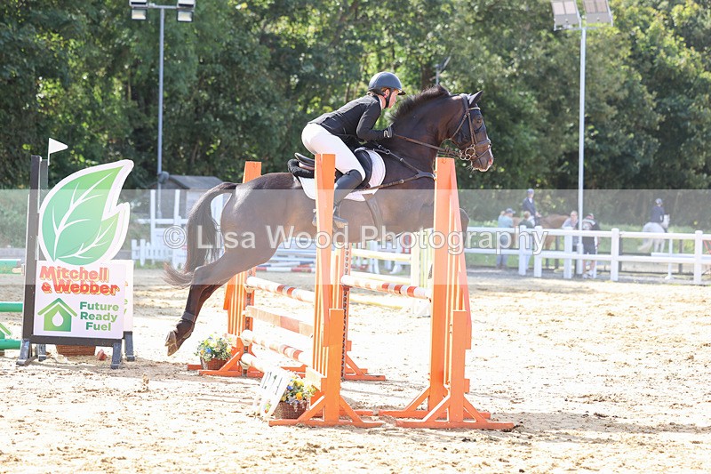 3E7A0680 - Class 4: Senior British Novice/90cm open