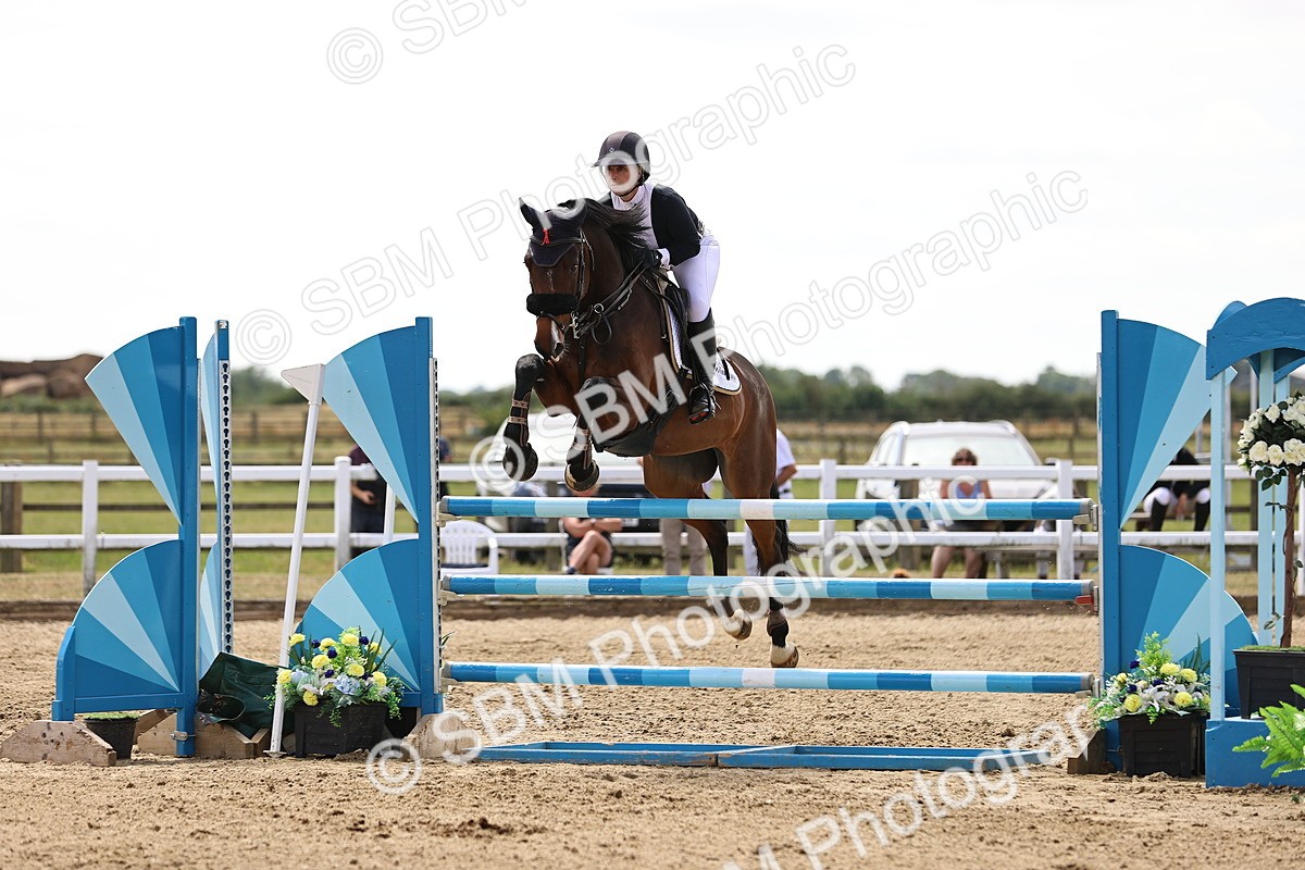 SBM_010574 - Class 9 - Senior Foxhunter - 1.20m Open