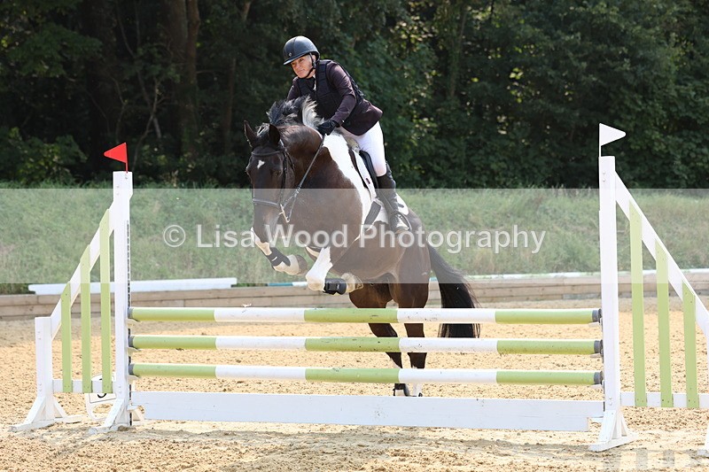 3E7A1305 - Class 4: Senior British Novice/90cm open