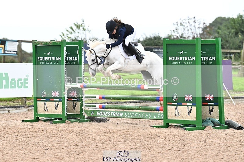 250920-161205-01847 - Cls 22 Pony Intro 90cm Derby