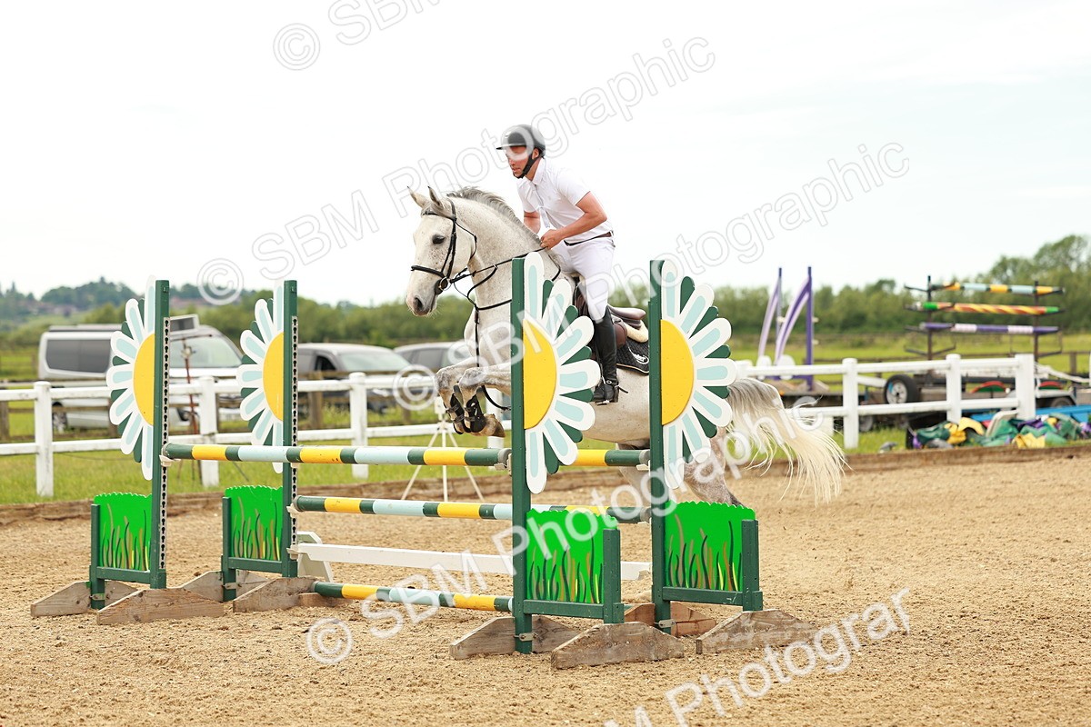 SBM_002064 - Class 4 - Senior Newcomers - 1.10m