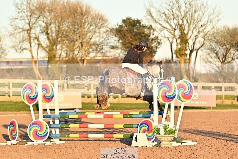 250401-191352-00935 - 90cm Classes