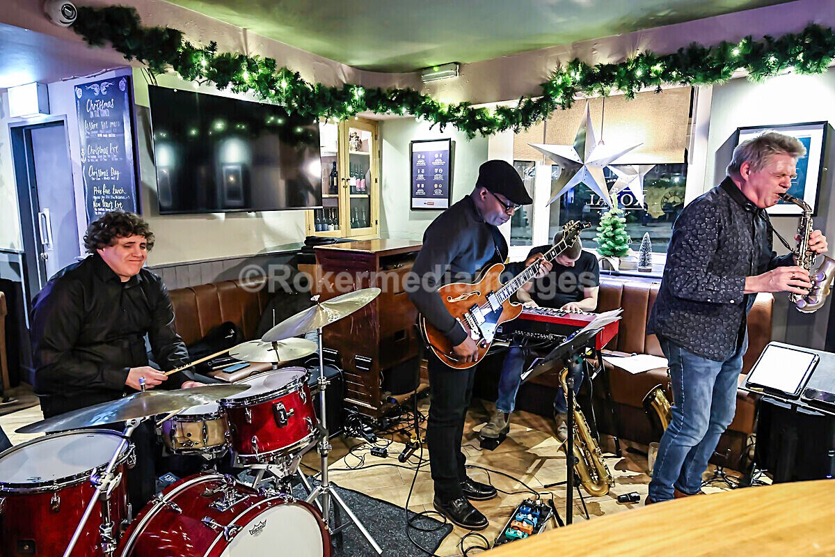 Derek Nash Dec 2025-33 - Derek Nash and Jonny Henderson Trio