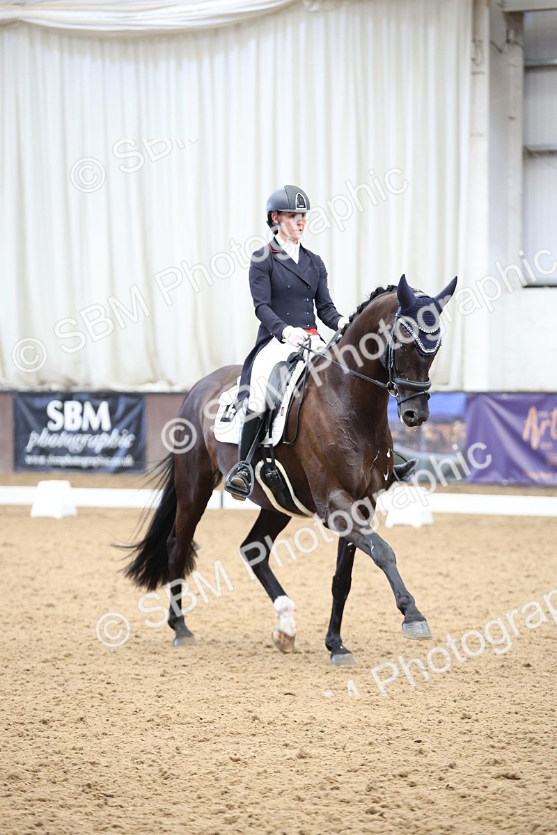 SBM_004482 - Class 9 - FEI Inter 1 Gold - 15.55-16.43