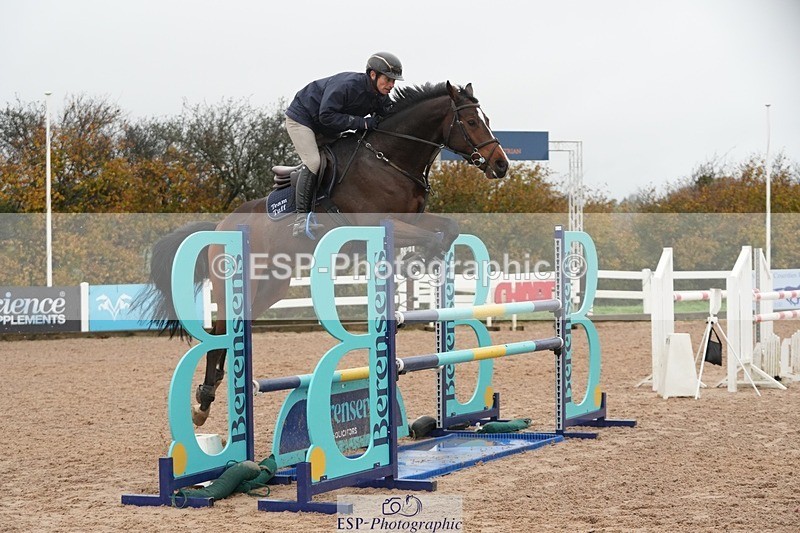 251107-131802-00909 - Cls 5 Newcomers and 1.10m Open