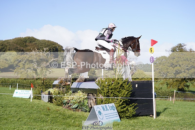 241025-104810-06147 - 004-Claire.Deuten-FOXRIDGE.HIGH.JINX