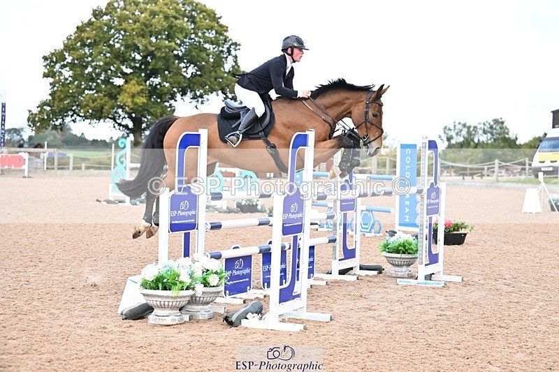251005-100945-02681 - Cls 15 Foxhunter and 1.20m