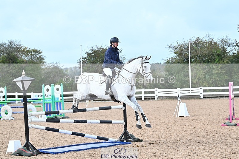 261014-123653-00436 - Cls  05 Snr Newcomers & 1.10m Open