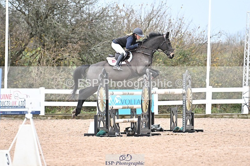 241206-142116-01087 - Cls 6 Foxhunter and 1.20m Open