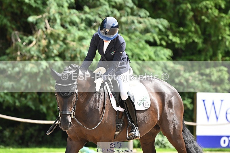 240811-142018-06337 - 115-Lucy.Amy-Millenium.Falcon