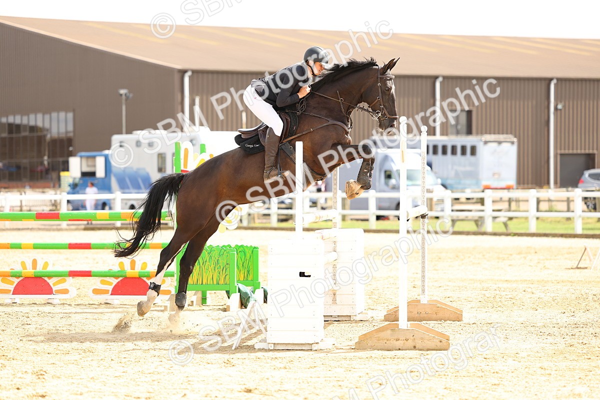 SBM_010482 - Class 4 - Senior Foxhunter - 1.20m Open