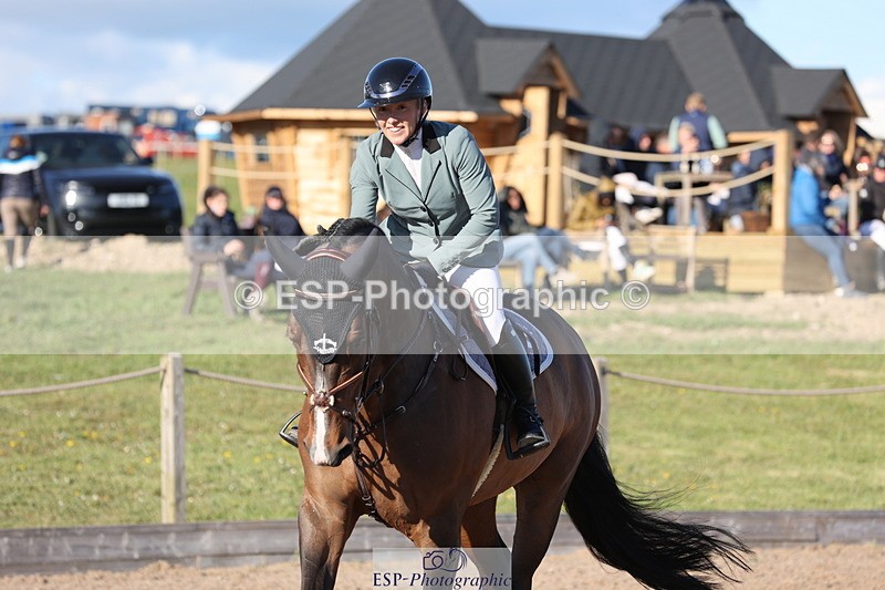 240419A-174404-09957 - Cls 10, 2 Star Big Tour 145cm  Break to End