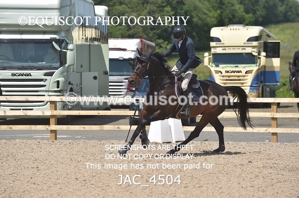 JAC_4504 - CLASS 6 Senior Newcomers/ 1.10m Open