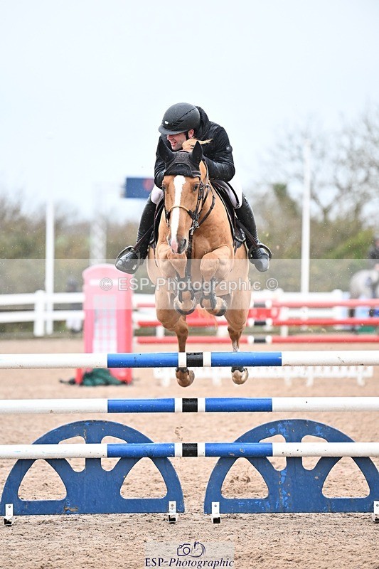 241206-135138-01013 - Cls 6 Foxhunter and 1.20m Open