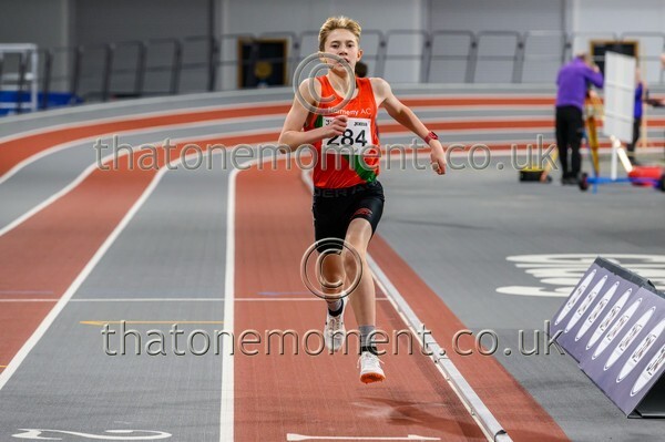 AgeInd25SUN-914992 - Track Male